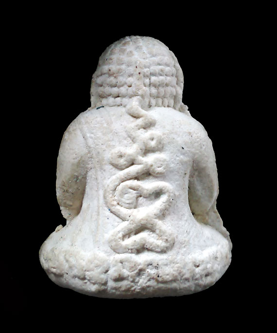 พระปิดตาหลวงปู่หมุน รุ่นไตรมาสรวยทันใจ ปี43 เนื้อผงงาช้าง1โค้ด สวยคม หมายเลขต้นๆ27 กล่องเดิม