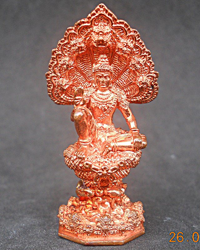 รุ่นแรก วัดนางพระยา ปางมหาราชลีลา  เนื้อสัมฤทธิ์แดง หมายเลข 894 (1.5 x 4 .5 ซ.ม.)