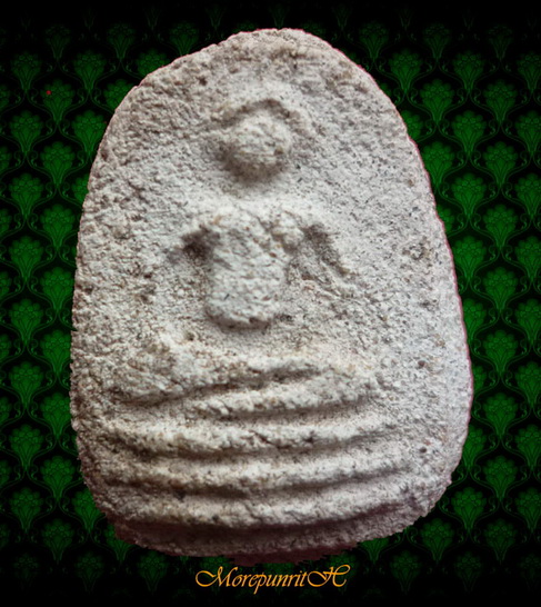 พระกรุเนื้อผงพุทธคุณพิมพ์พระสมเด็จสามชั้น กรุวัดใหม่ปากบาง จ.พระนครศรีอยุธยา  (๓)