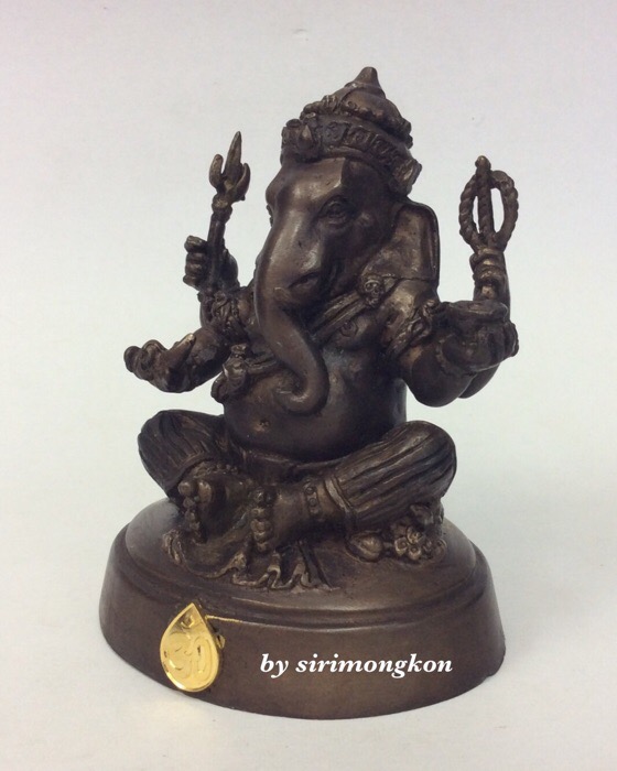 พระพิฆเนศ กรมศิลปากร ปี50 ขนาดบูชา หน้าตัก 3นิ้ว ใต้ฐานอุดพระพิฆเนศ เนื้อผงว่านสีฟ้า No.2302