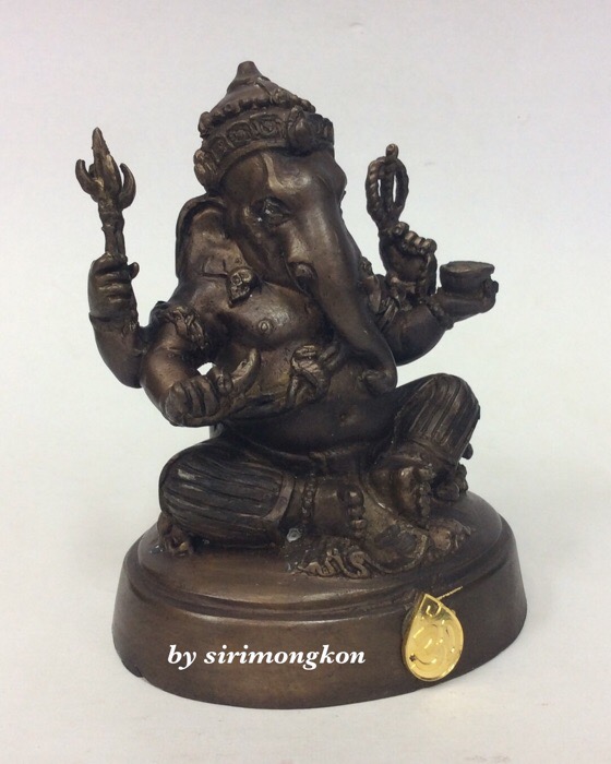 พระพิฆเนศ กรมศิลปากร ปี50 ขนาดบูชา หน้าตัก 3นิ้ว ใต้ฐานอุดพระพิฆเนศ เนื้อผงว่านสีฟ้า No.2302