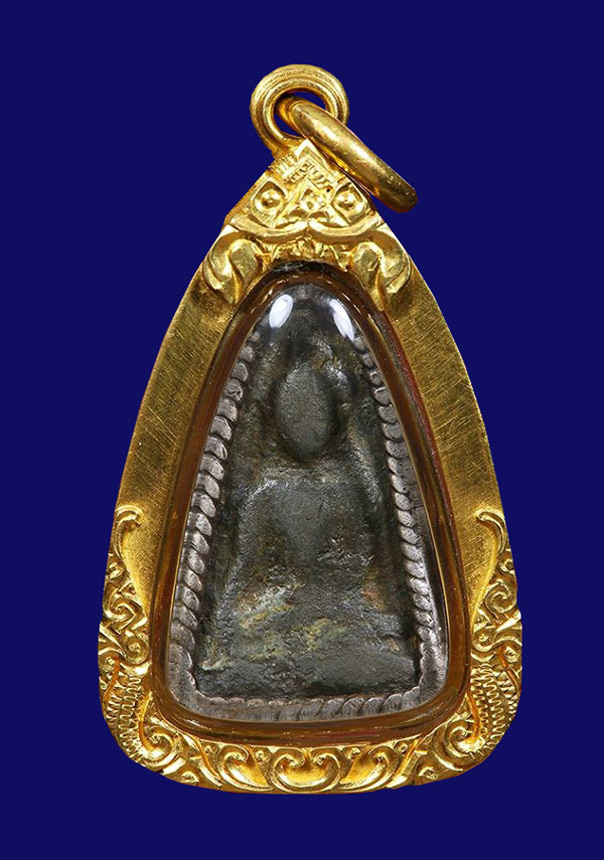 พระท่ามะปราง กรุวัดท่ามะปราง (เงี้ยวทิ้งปืน) เนื้อชินเงินเลี่ยมทองยกซุ้ม