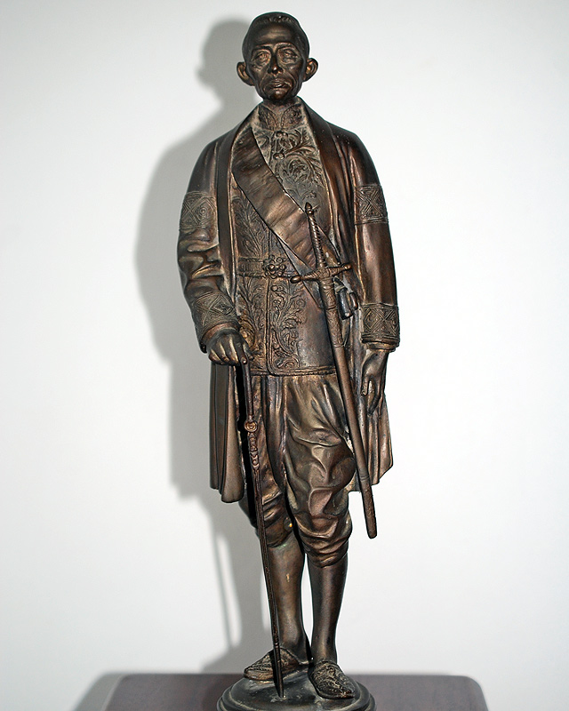 พระบรมรูป รัชกาลที่4 กรมตำรวจ สร้างปี 2531 เนื้อโลหะ