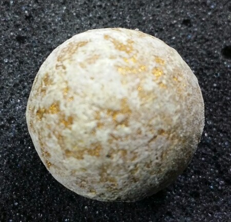 ลูกอมหลวงปู่ทิมบรอน์ฝุ่นขนาด2.0cm.
