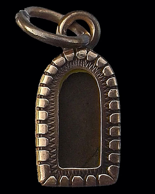 1 ใน 5 เบญจพระปรกเมืองไทย  พระนาคปรกใบมะขาม สมเด็จพระพุฒาจารย์ (นวม) บล็อกไม่แตก เลี่ยมนาค 9500 -