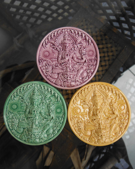 >> เคาะเดียว << อภิปัญญามหาเศรษฐี เนื้อผงเคลือบครบ 3 สี ขนาด 5.5 ซม. >>ปิดลงกรุ<<