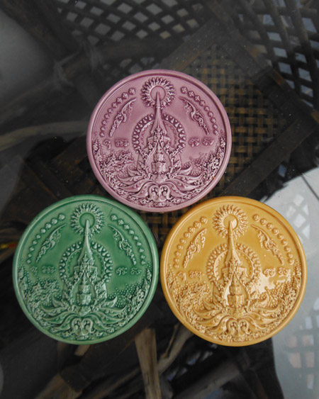 >> เคาะเดียว << อภิปัญญามหาเศรษฐี เนื้อผงเคลือบครบ 3 สี ขนาด 5.5 ซม. >>ปิดลงกรุ<<