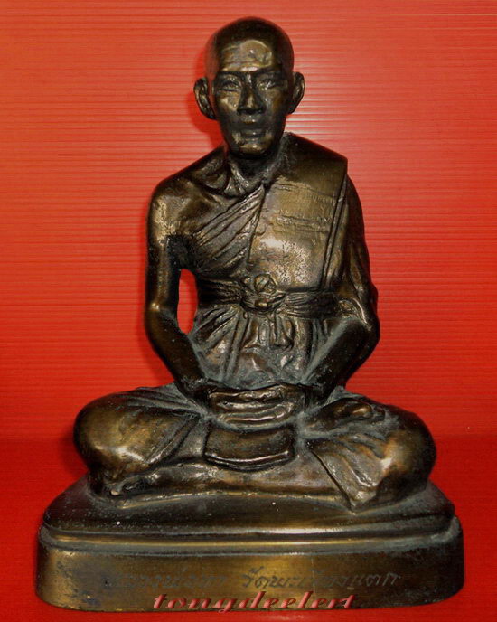 รูปหล่อบูชาหลวงพ่อทา วัดพะเนียงแตก จ.นครปฐม สวยมากค่ะ