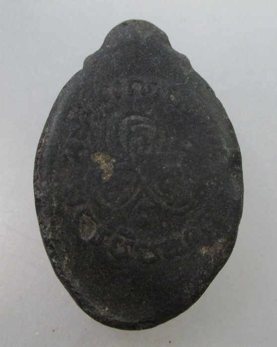 พระผงผสมอัฐิหลวงพ่อปาน วัดมงคลโคธาวาส(บางเหี้ย)ออกวัดบ้านระกาศ ปี๑๖ หายากครับ