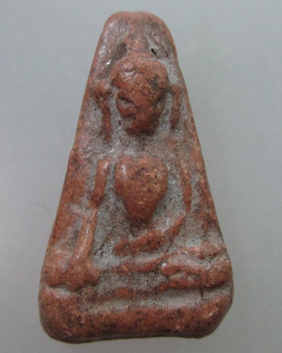 20 B พระเนื้อดินพิมพ์ผงสุพรรณไม่ทราบรุ่นครับ