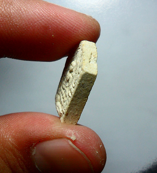  ขุนแผน หลวงพ่อสาคร ปี43 พิมพ์เล็ก พิเศษตอกโค้ตเฑาะว์ หายากมากครับ