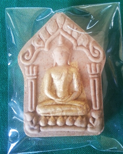 พระขุนแผนผงพรายกุมาร 7 รอบ พิมพ์ใหญ่ เนื้อเกสรผสมผงพรายกุมาร ปิดทองในพิมพ์