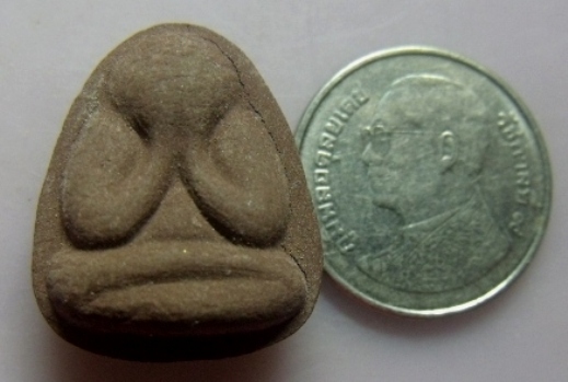 **วัดใจ**พระปิดตาหลังยันต์ หลวงพ่อแก้ว วัดเครือวัลย์ จ.ชลบุรี ปี ๒๕๑๖**สวย ๆ พร้อมกล่องเดิม