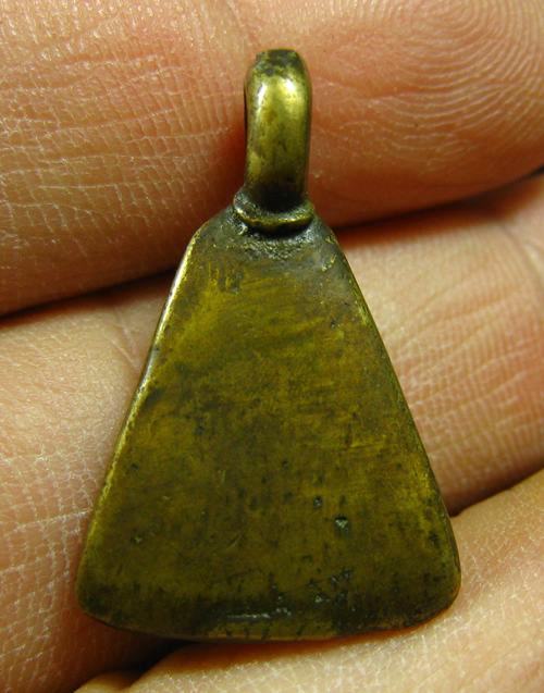 เหรียญจอบหลวงพ่อเงิน เนื้อสวยไม่ทราบที่ครับ