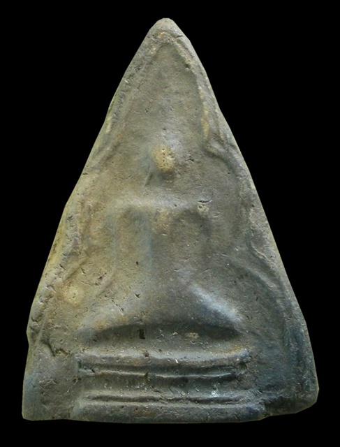 หลวงพ่อพ่วง วัดกก เนื้อดิน