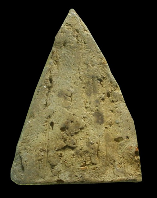 หลวงพ่อพ่วง วัดกก เนื้อดิน