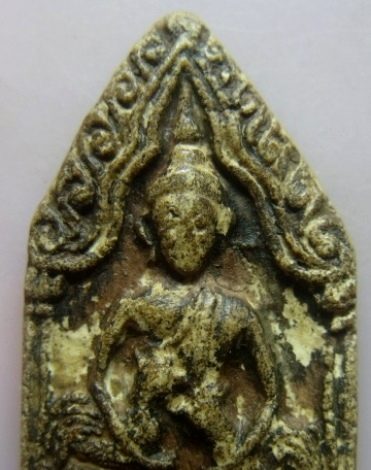 **วัดใจ**พระขุนแผนอุ้มไก่ เนื้อผงลง เก่าๆ ไม่ทราบที่**เมตตา มหาเสน่ห์ สวยๆ เชิญชมครับ