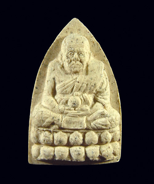 หลวงปู่หมุน หลวงปู่ทวดหลังพระพิคเนศ