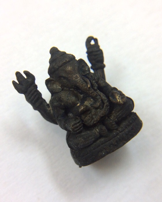 พระพิฆเนศ พิมพ์ลอยองค์ รุ่นบูชาครู หลวงพ่อเปิ่น วัดบางพระ จ.นครปฐม ปี40 เนื้อโลหะ กล่องเดิม