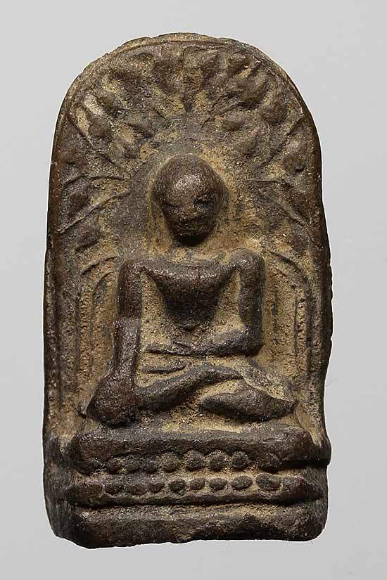 **วัดใจ**พระคง เนื้อดินเก่า ไม่ทราบกรุหรือเกจิสร้าง**เนื้อสวย เชิญชมครับ