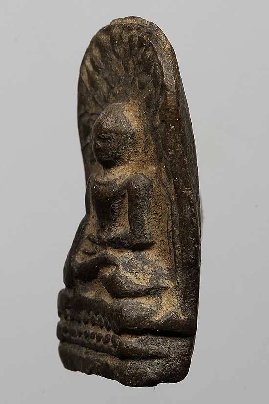 **วัดใจ**พระคง เนื้อดินเก่า ไม่ทราบกรุหรือเกจิสร้าง**เนื้อสวย เชิญชมครับ