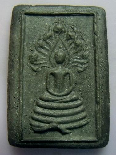 **วัดใจ**สมเด็จหลวงปู่หิน วัดระฆัง พิมพ์นาคปรก เนื้อผงใบลานหลังยันต์พุทธซ้อน**หายาก สวยๆ เชิญชมครับ 