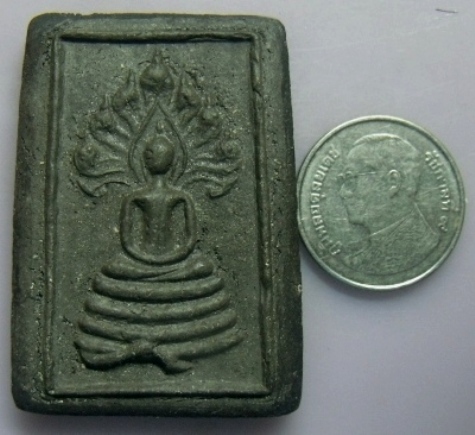 **วัดใจ**สมเด็จหลวงปู่หิน วัดระฆัง พิมพ์นาคปรก เนื้อผงใบลานหลังยันต์พุทธซ้อน**หายาก สวยๆ เชิญชมครับ 