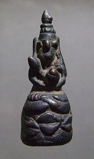 พระกริ่งเขมร สวยๆ