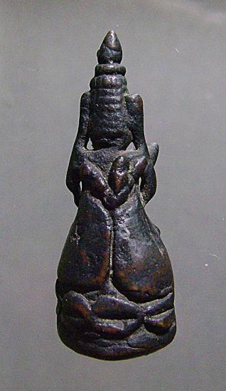 พระกริ่งเขมร สวยๆ