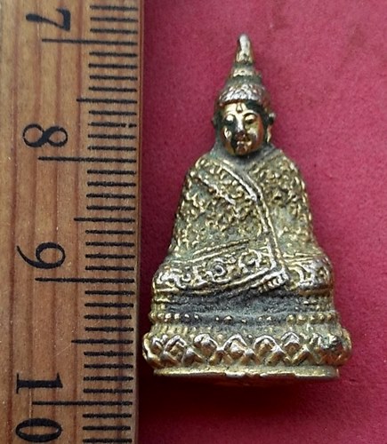 วัดใจเริ่ม 10 บาท กับ พระรูปหล่อพระแก้วมรกต  ....AG593