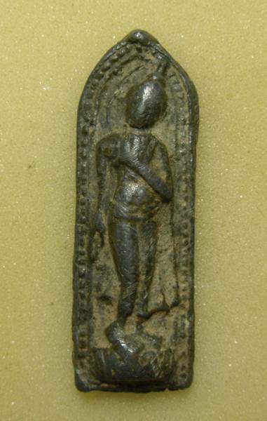 พระลีลาข้างเม็ด หลังลายผ้า หลวงพ่อครื้น วัดสังโฆ สุพรรณบุรี