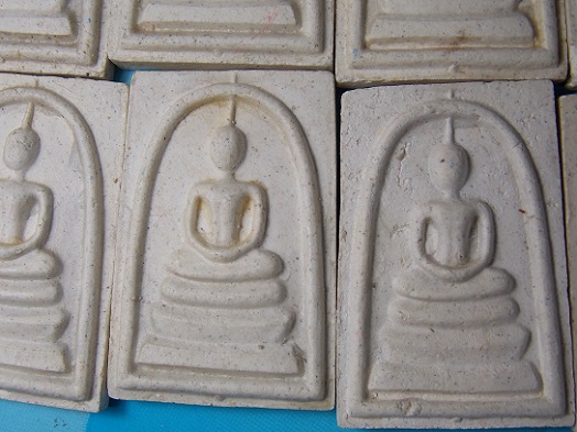 พระสมเด็จวัดระฆังรุ่น 214 ปีเกิด พิมพ์ใหญ่นิยม (หลวงปู่หมุนปลุกเสก)มา 10องค์