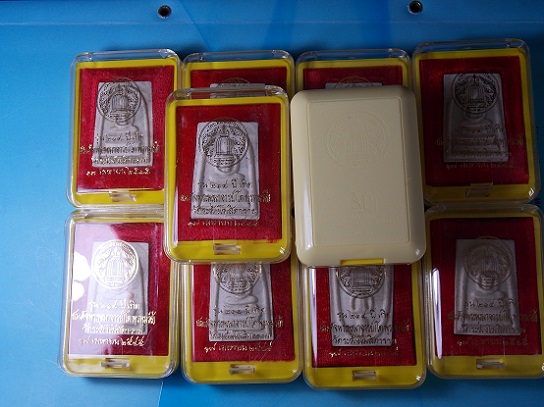 พระสมเด็จวัดระฆังรุ่น 214 ปีเกิด พิมพ์ใหญ่นิยม (หลวงปู่หมุนปลุกเสก)มา 10องค์