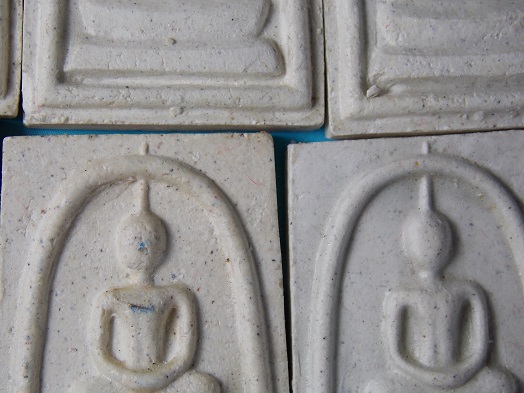 พระสมเด็จวัดระฆังรุ่น 214 ปีเกิด พิมพ์ใหญ่นิยม (หลวงปู่หมุนปลุกเสก)มา 10องค์