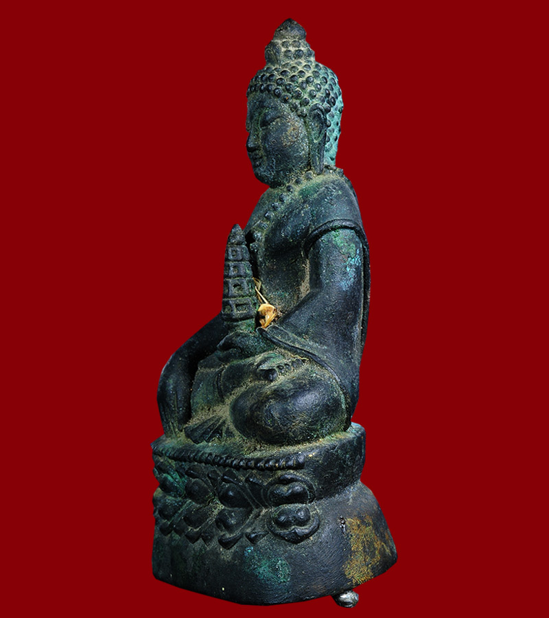 พระกริ่งมังกรทอง วัดสุทัศน์เทพวราราม กรุงเทพฯ ขนาดบูชาตั้งหน้ารถ หน้าตัก ๑.๕ นิ้ว สูง ๓ นิ้ว  