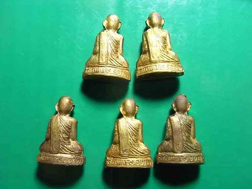 เคาะเดียว 5 องค์ พระหล่อปั๊มโบราณ รุ่นแรก หลวงพ่อเชิญ วัดโคก ทอง จ.อยุธยา ปี2535 เนื้อทองเหลือง 4