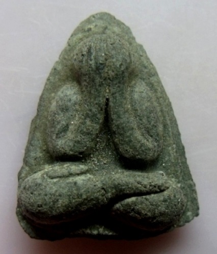 **วัดใจ**พระปิดตาเนื้อผงว่าน เก่าๆ ไม่ทราบที่ สวยๆ**เชิญชมครับ