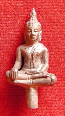 พระยอดธง รุ่น 5 ท้ายิง หลวงพ่อคูณ วัดบ้านไร่ เนื้อตะกั่วเถื่อน ไม่่มีโค๊ด จมูกโด่ง เก็บรักษาเดิมๆ