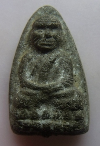 **วัดใจ**หลวงปู่ทวดพิมพ์ใหญ่ เนื้อว่านแห้งเก่า หลังโรยแร่ เก่าๆ**สวยๆ เชิญชมครับ