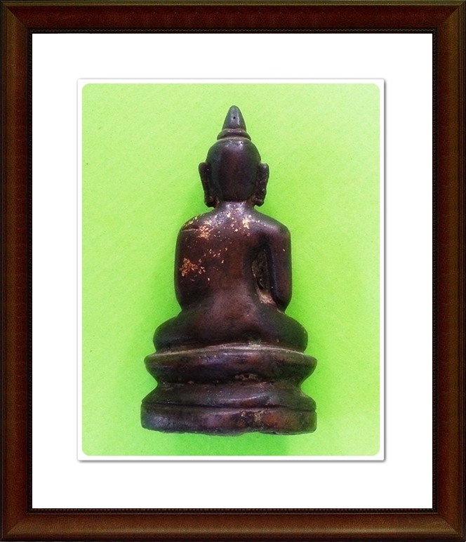 พระบูชาเชียงรุ้ง 