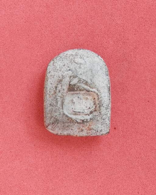 พระกรุวัดท้ายตลาด พิมพ์เล็บมือ