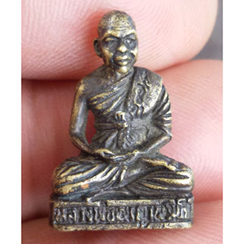 รูปหล่อหลวงพ่อเณร เสาร์ห้า วัดทุ่งเศรษฐี กทม.