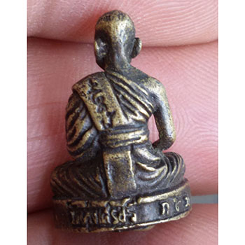 รูปหล่อหลวงพ่อเณร เสาร์ห้า วัดทุ่งเศรษฐี กทม.