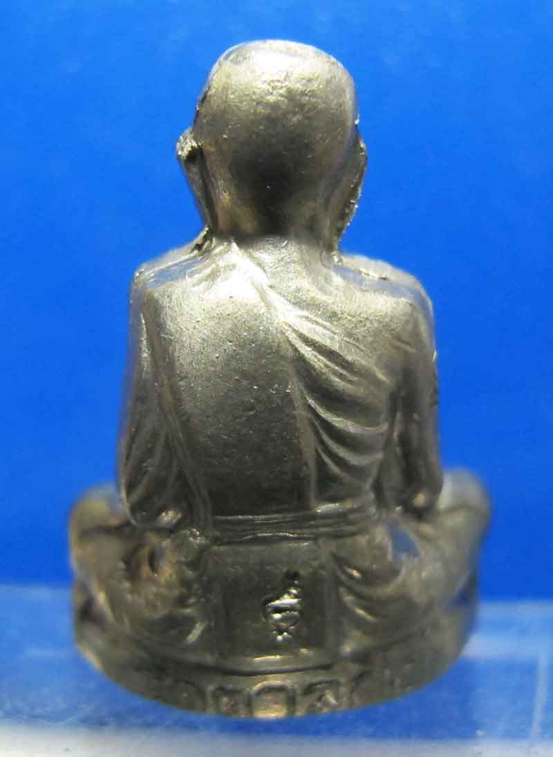 รูปหล่อปั๊ม รุ่นแรก หลวงพ่ออุ้น วัดตาลกง จ.เพชรบุรี ปี 2540 เนื้ออัลปาก้า