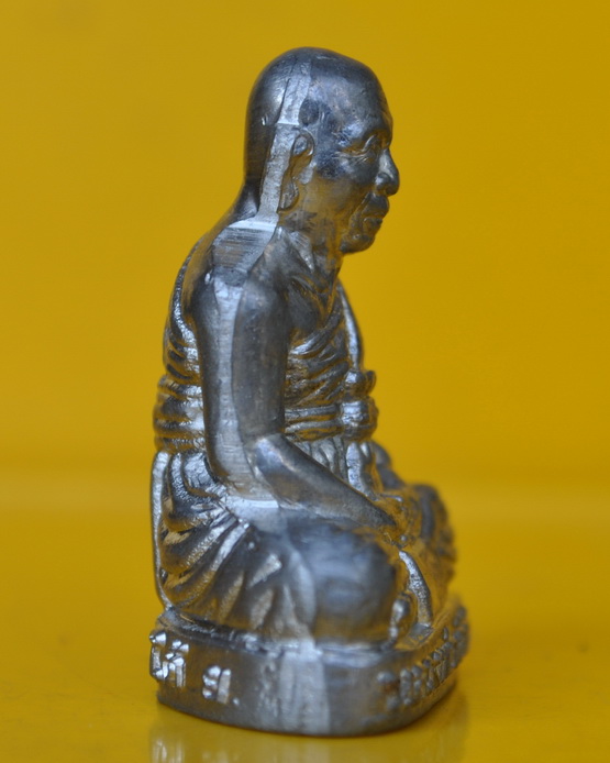 รูปเหมือนปั๊มรุ่นแรก หลวงพ่อเอื้อน วัดวังแดงใต้ 