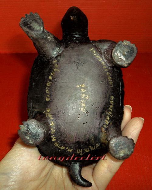 รูปเหมือนบูชาหลวงปู่หลิวนั่งเต่า รุ่นพิเศษ วัดไทรทอง หน้าตัก 2 นิ้วค่ะ