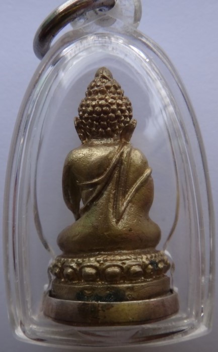 พระชัยวัฒน์เพชรกลับเนื้อสำริดครอบก้นเงินหลวงปู่หงษ์ วัดเพชรบุรี เคาะเดียว