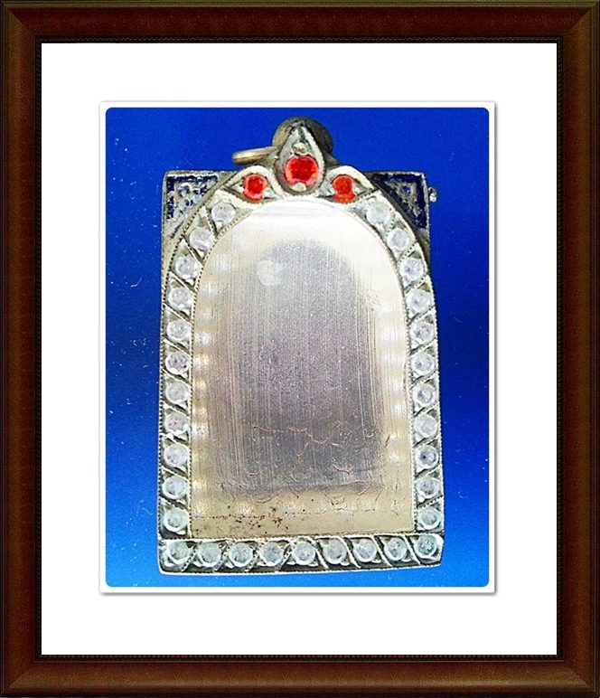 ตลับพระสมเด็จ เงินลงยา ฝังพลอย ขาว-แดง