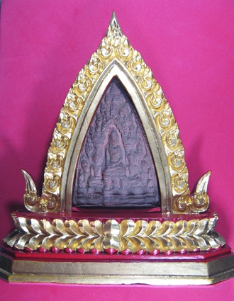 พระสิบสอง ซุ้มสองเส้น กรุวัดดอนแก้ว ลำพูน พระเนื้อดินอายุ 1000 ปีขึ้นไป