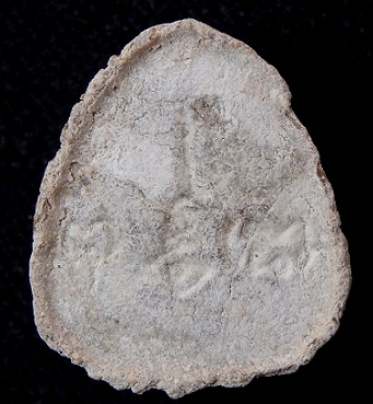 พระปิดตามหาเสน่ห์ หลังยันต์พุทโธ เนื้อเกสรน้ำตาลปิ๊บ คราบกรุ